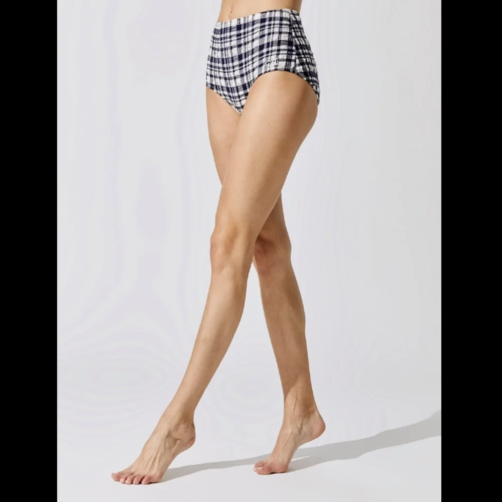 SOLID & STRIPES The Ginger Puckered Madras Bottom